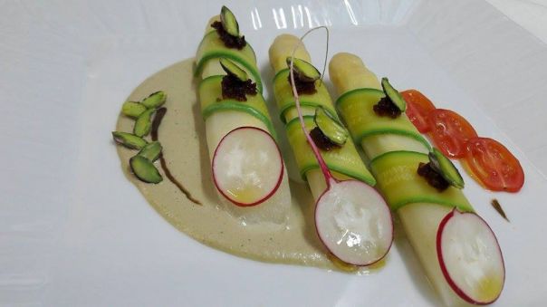 Asparagi e pistacchi di Bronte con crema di pistacchi